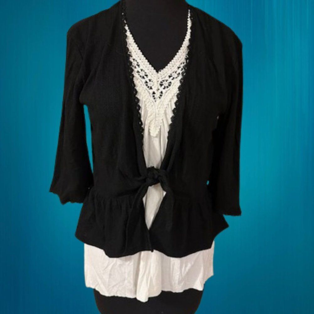 L Love  Black Open Front Tie Cropped Cardigan  4134  Medium  NWT Boutique